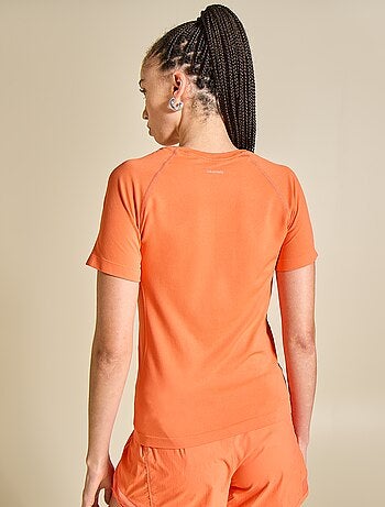 Tee-shirt de sport effet seconde peau - (ekstract)