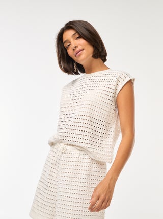 Tee-shirt débardeur en crochet ajouré