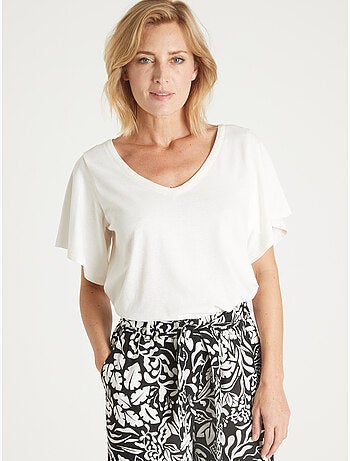 Tee-shirt dentelle au dos