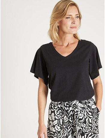 Tee-shirt dentelle au dos