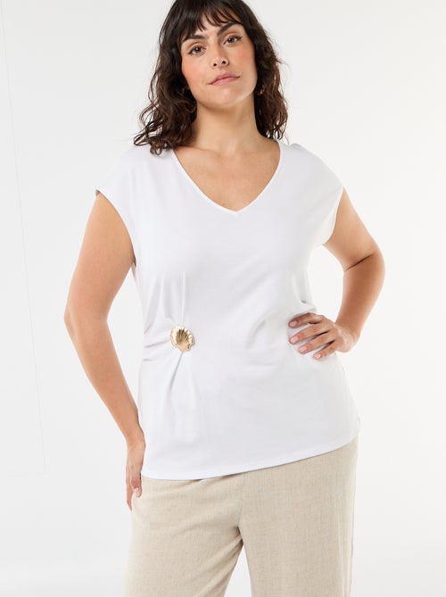 Tee-shirt drapé avec bijou doré - Kiabi