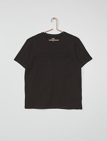 Tee-shirt éco-conçu avec inscription embossée