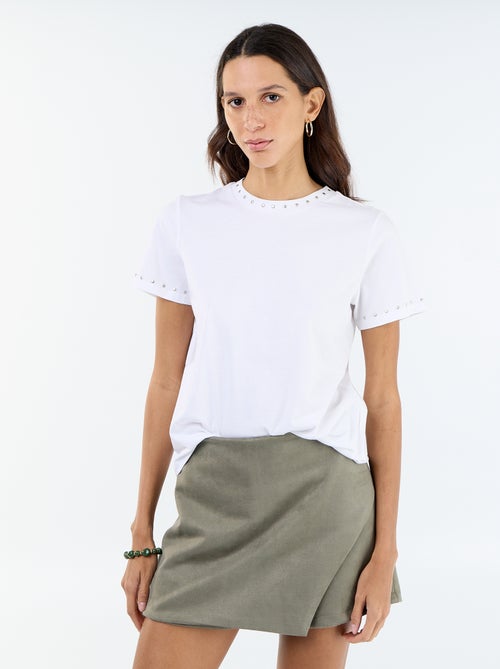 Tee-shirt en jersey avec clous au col et aux manches - Kiabi