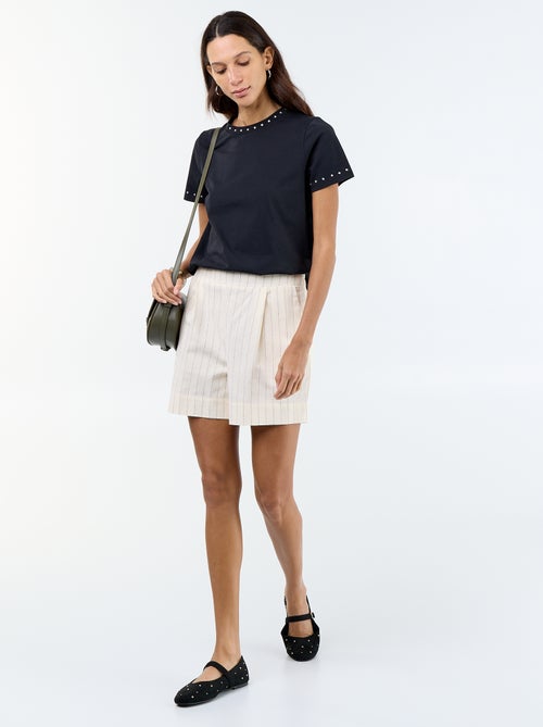 Tee-shirt en jersey avec clous au col et aux manches - Kiabi