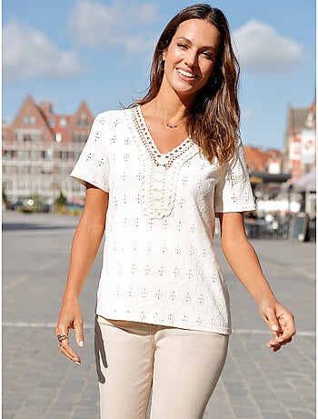 Tee-shirt encolure macramé