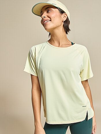 Tee-shirt fluide avec fente au dos - (ekstract)