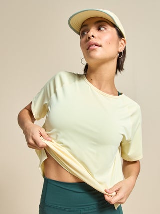 Tee-shirt fluide avec fente au dos - (ekstract)