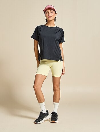 Tee-shirt fluide avec fente au dos - (ekstract)