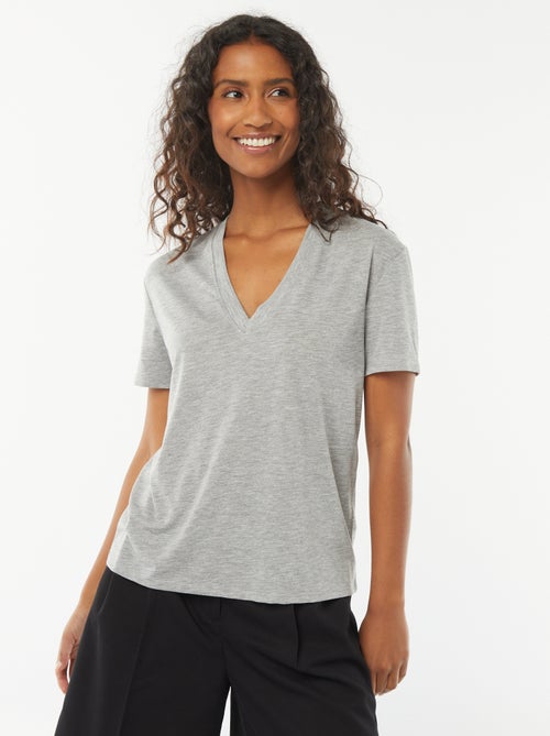 Tee-shirt manches courtes avec encolure en V - Kiabi