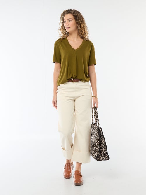 Tee-shirt manches courtes avec encolure en V - Kiabi