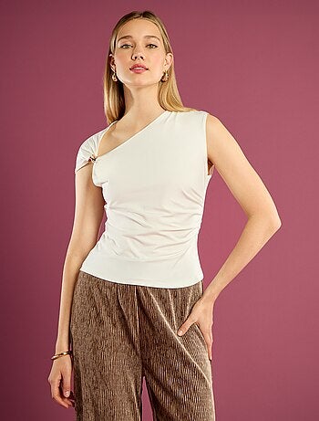 Tee-shirt twisté avec détail bijou