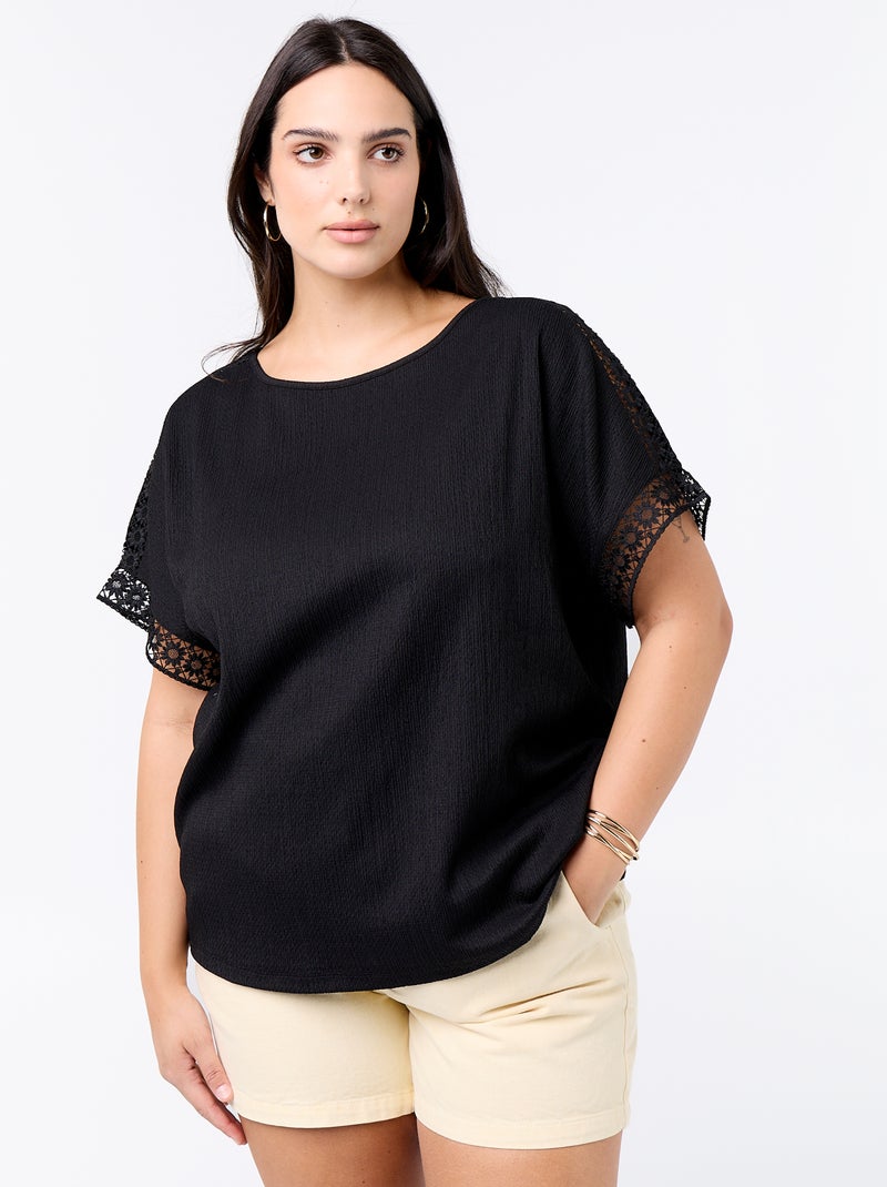 Tee-shirt uni avec broderie et macramé aux manches Noir - Kiabi