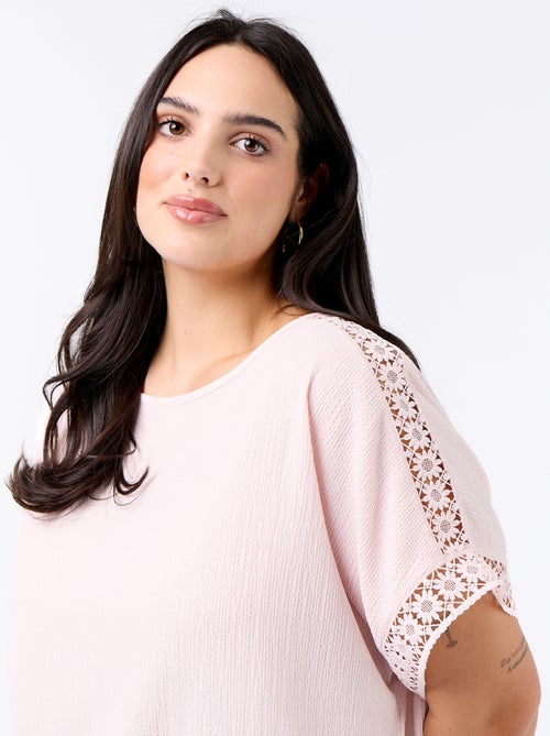 Tee-shirt uni avec broderie et macramé aux manches - Kiabi