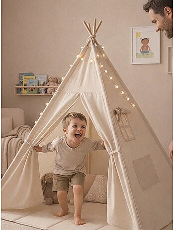 Tipi enfant avec tapis et guirlandes