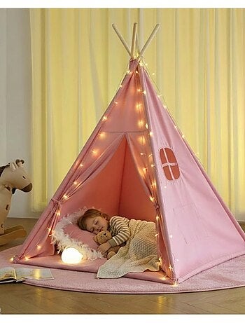 Tipi enfant avec tapis et guirlandes
