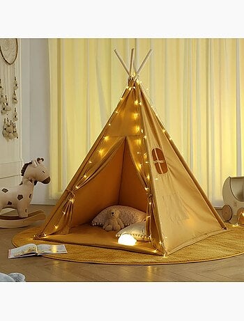 Tipi enfant avec tapis et guirlandes