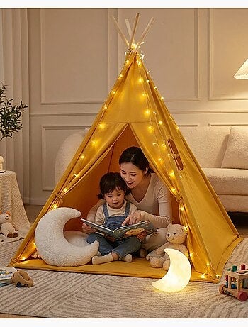 Tipi enfant avec tapis et guirlandes