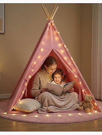 Tipi enfant avec tapis et guirlandes