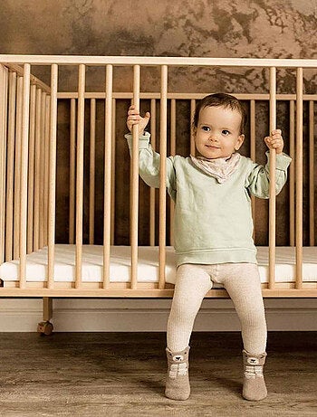 Tissi | Lit pour enfant à barreaux pliable 60x120 cm avec matelas Bois naturel