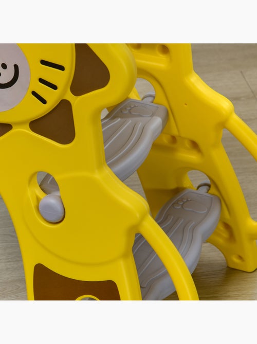 Toboggan enfant 18-36 mois - panier basket, ballon, pompe inclus - hdpe jaune gris - Kiabi Toboggan enfant 18-36 mois - panier basket, ballon, pompe inclus - hdpe jaune gris - Kiabi