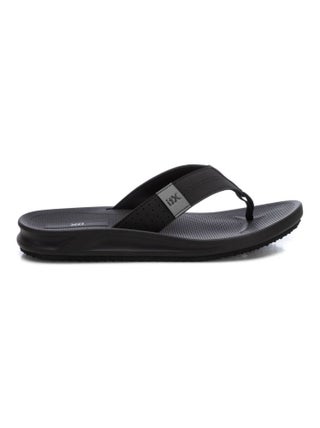 Tongs basses type pantoufles