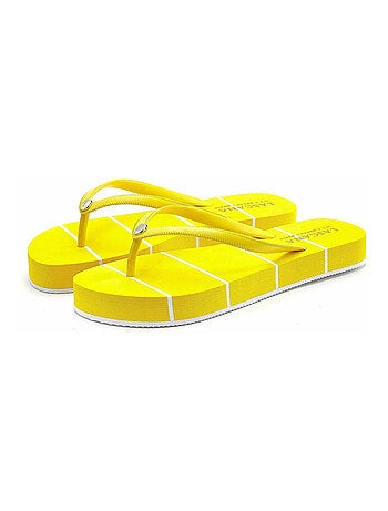 Tongs de plage rayées jaune