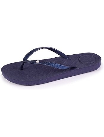 Tongs souples, légères, résistantes à l'affaissement et durable. isotoner
