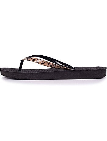 Tongs souples, légères, résistantes à l'affaissement et durable. isotoner