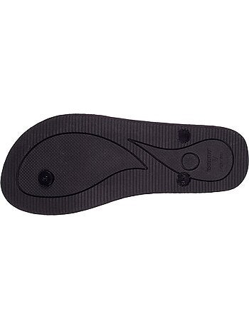 Tongs souples, légères, résistantes à l'affaissement et durable. isotoner