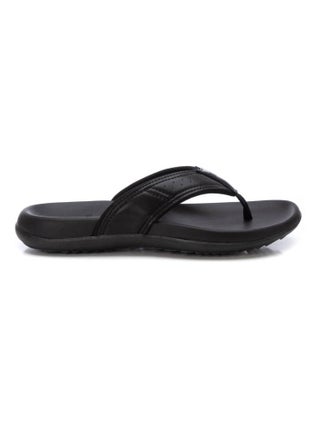 Tongs type pantoufles