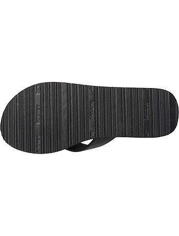 Tongs semelle synthétique, entre doigt confortable, légère pour un confort de isotoner
