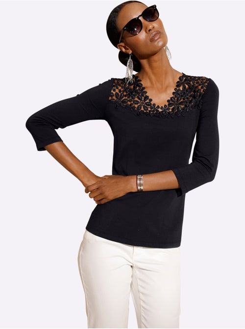 Top à col en v et dentelle florale manches 3/4 - taille standard - helline - Kiabi Top à col en v et dentelle florale manches 3/4 - taille standard - helline - Kiabi