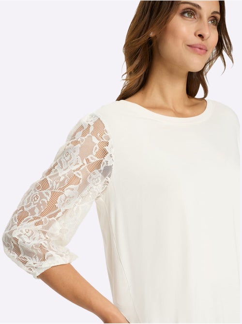Top à manches trois quarts en dentelle et col rond fluide - Taille standard - Witt - Kiabi Top à manches trois quarts en dentelle et col rond fluide - Taille standard - Witt - Kiabi
