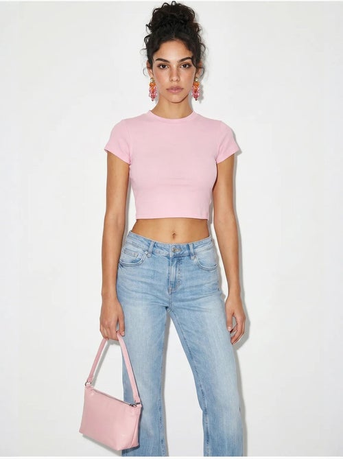 Top court femme en coton et lycra, coupe slim lucci - Kiabi Top court femme en coton et lycra, coupe slim lucci - Kiabi