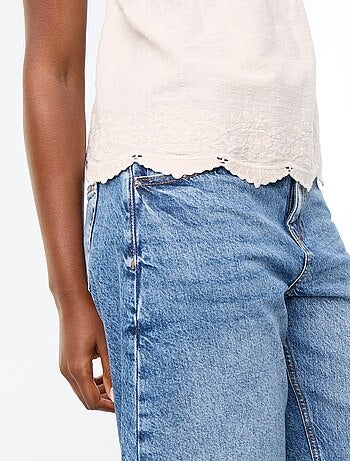 Top en coton avec bords brodés