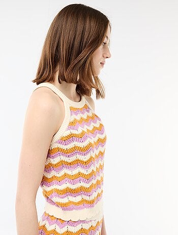 Top en crochet à emmanchures américaines