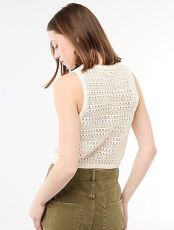 Top en crochet ajouré avec emmanchures larges