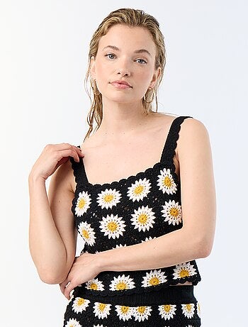 Top en crochet avec motif