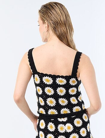 Top en crochet avec motif
