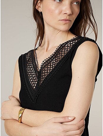 Top femme côtelé col V à dentelle 'Deeluxe'