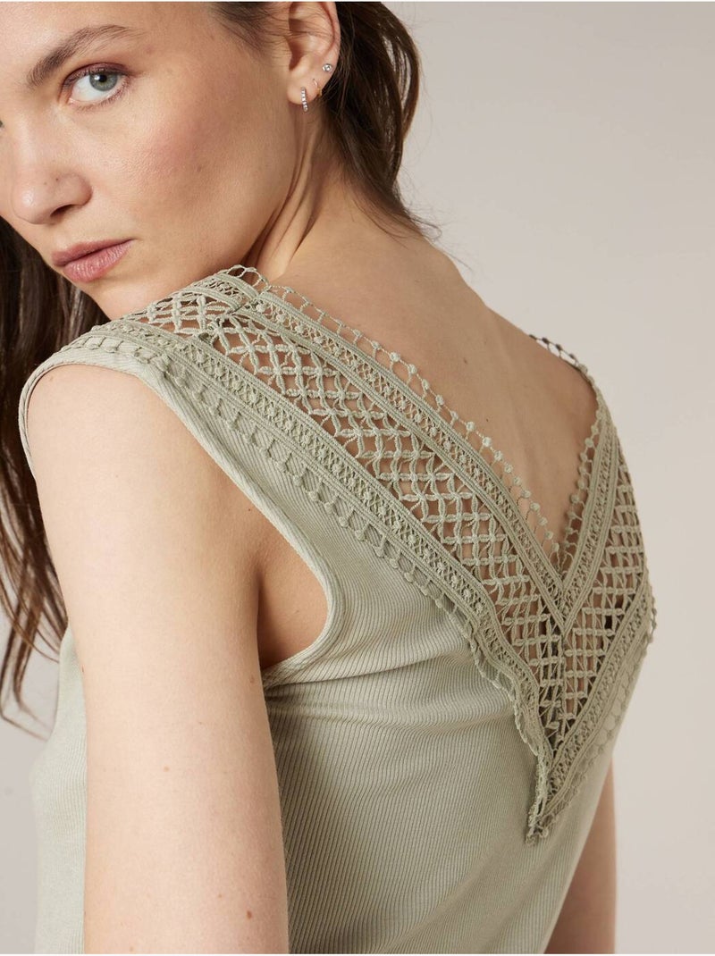 Top femme côtelé col V à dentelle 'Deeluxe' Vert tilleul - Kiabi