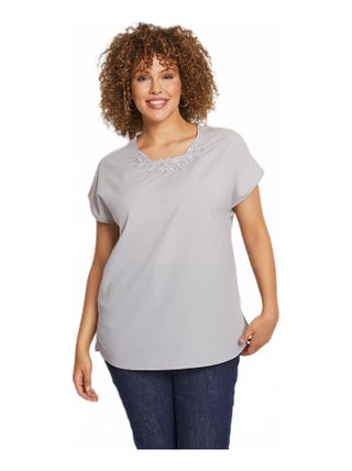 Top long manches courtes broderies col rond