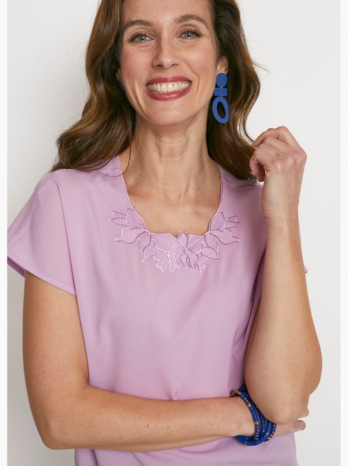 Top long manches courtes broderies col rond - Kiabi