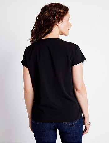Top long manches courtes broderies col rond