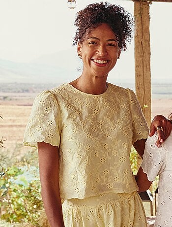 Top manches courtes broderies anglaises en coton uni