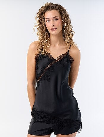Top satiné asymétrique avec dentelle