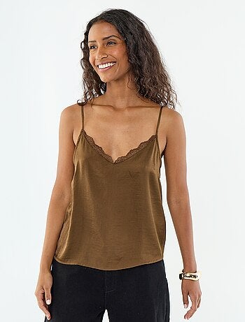 Top satiné avec dentelle