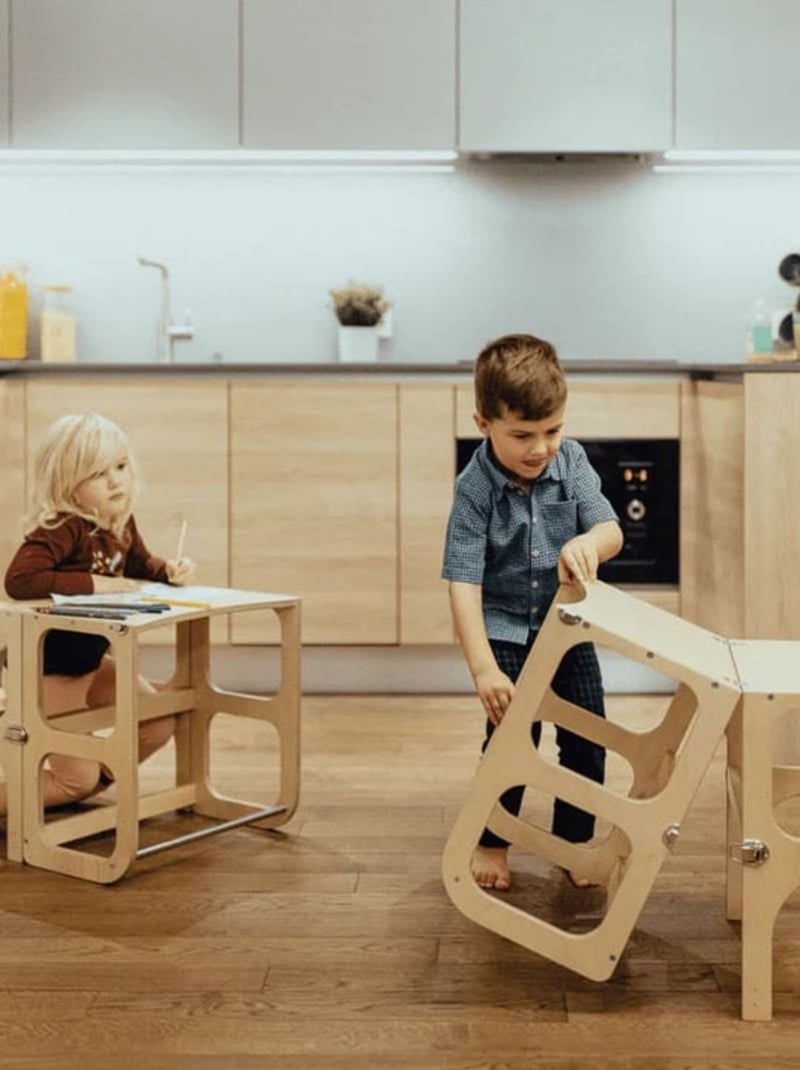 Tour d’apprentissage STEP’n’SIT 2-en-1 (tour + table) avec stabilisateur charnières Noir Bois naturel - Kiabi