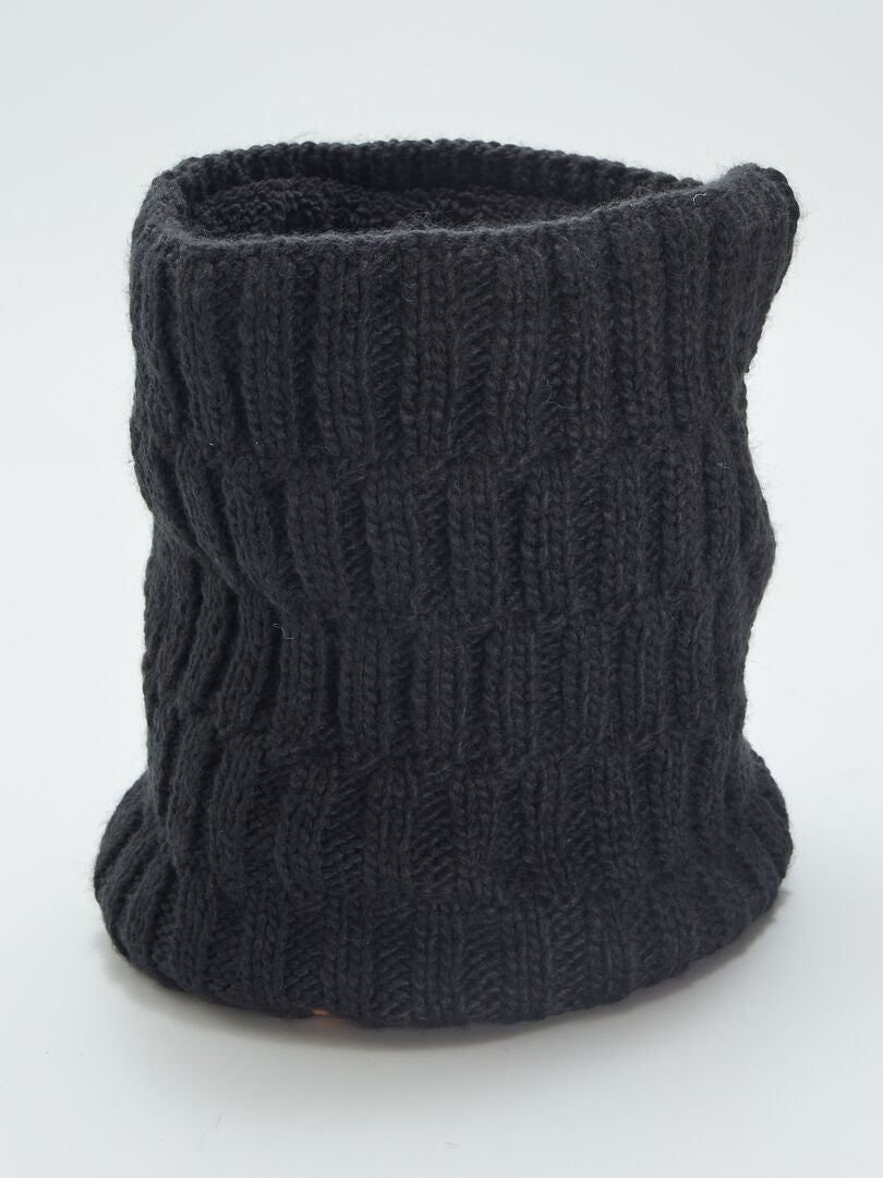 Cache-cou en tricot doublé de peluche polaire. Colour: black, Fr