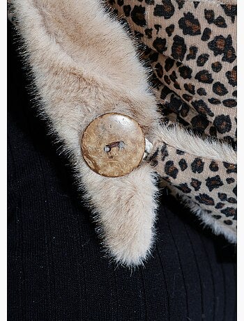 Tour de cou fourrure léopard à boutonner